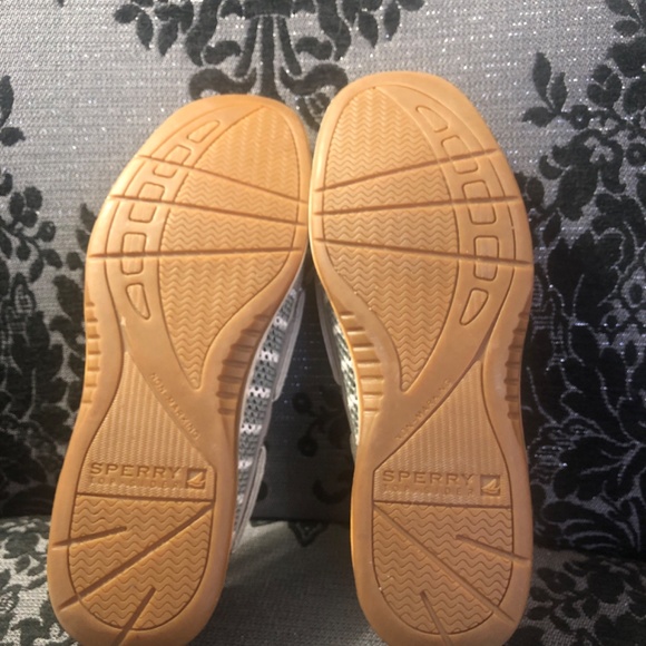 Sperry Top Sider Size 6 Leather Metallic Silver Loafer Boat Shoes - Picture 3 of 5